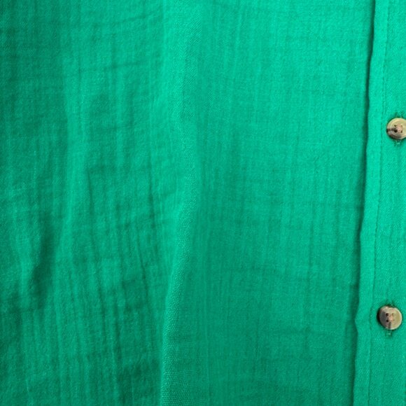 Green button down - Picture 2 of 3